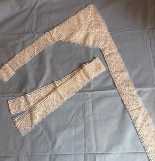 Puntillas para sábana beige