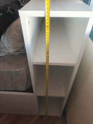 Cama infantil con cajones y estantería