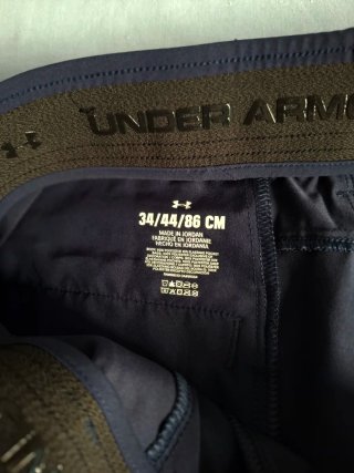 UNDER ARMOUR pantalón azul corto Talla L 42,