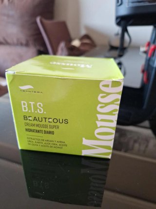 B.T.S. Beauteous Crema Mousse Hidratante