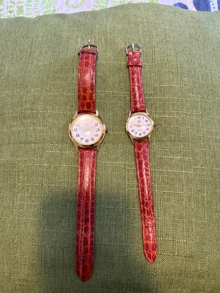 2 Relojes Mujer Oro y Rojo