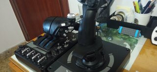 Logitech X52 Pro Joystick y Acelerador
