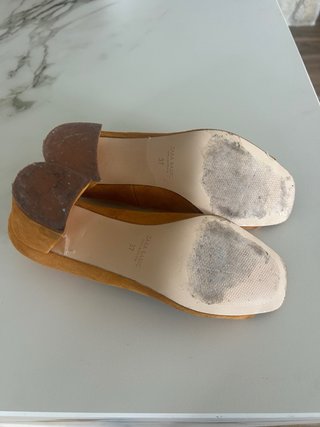 Sandalias Zara Tacon Cuadrado color mostaza