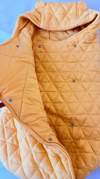 Saco invierno para silla paseo amarillo KIABI