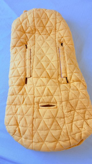 Saco invierno para silla paseo amarillo KIABI