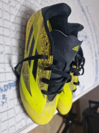 Botas de fútbol Adidas talla 33