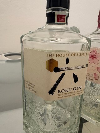 Bottiglie di Gin Roku Vuote (2 pezzi)