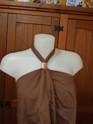 Top halter marrón Boutique local