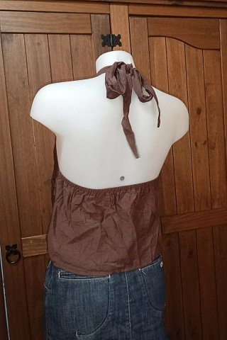 Top halter marrón Boutique local