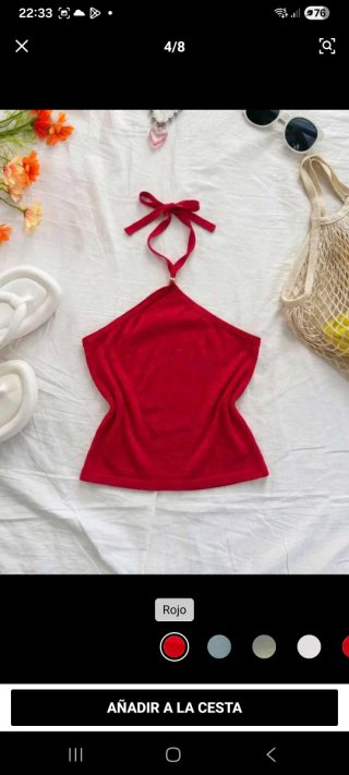 Blusa roja halter con detalles dorados