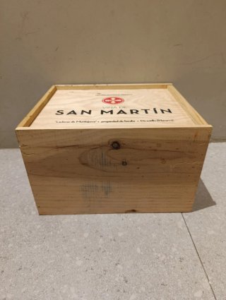 Caja de madera San Martín Emilio Valerio