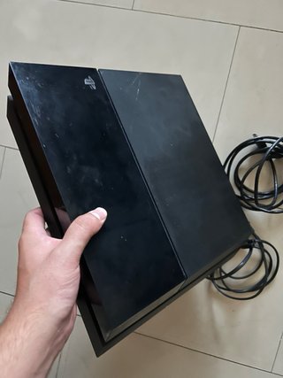 PS4 500GB + Mando Camuflaje + Juego