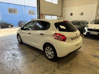 Peugeot 208 Peugeot 208 5P STYLE 1.4 HDi 68