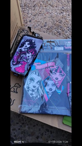 Monedero y agenda Monster High nuevos