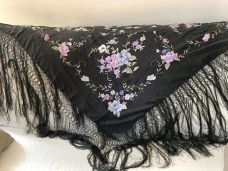 Mantón de Manila Seda Bordado Flores