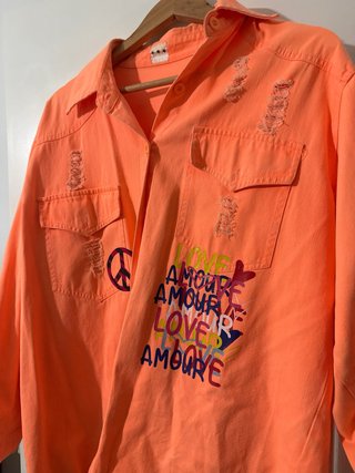 Chaqueta vaquera naranja con rotos oversize