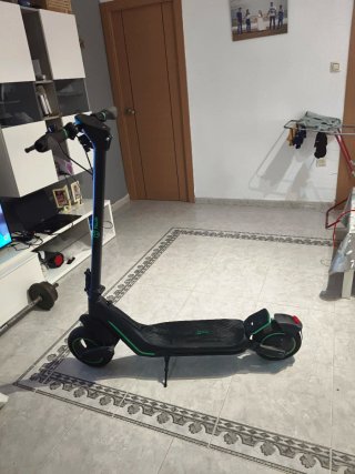 Patinete Eléctrico Youin Negro y Verde