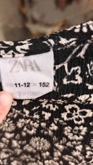 Vestido Zara niña floral manga larga