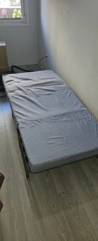 Cama plegable rosa