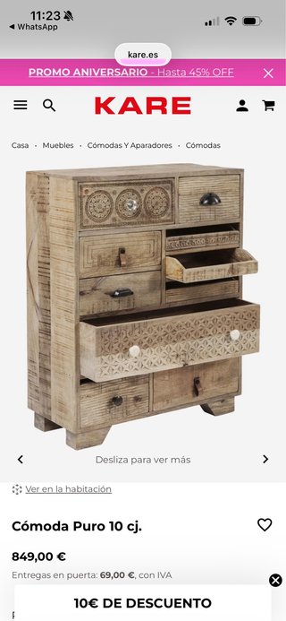 Cómoda de madera con cajones y diseño tallado