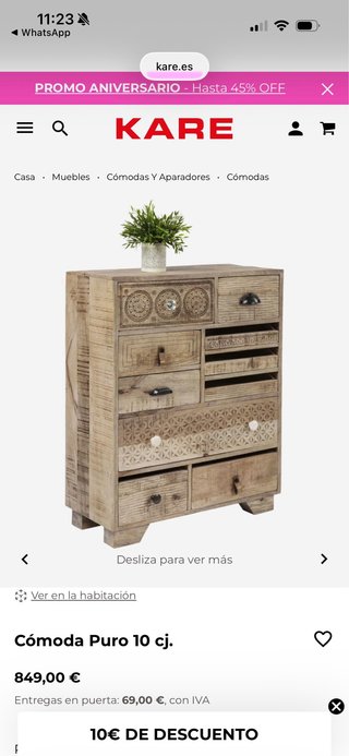 Cómoda de madera con cajones y diseño tallado