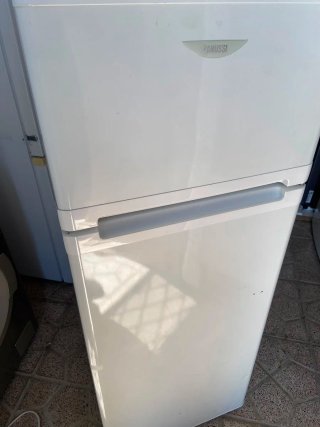 Nevera Zanussi 1,40m altura