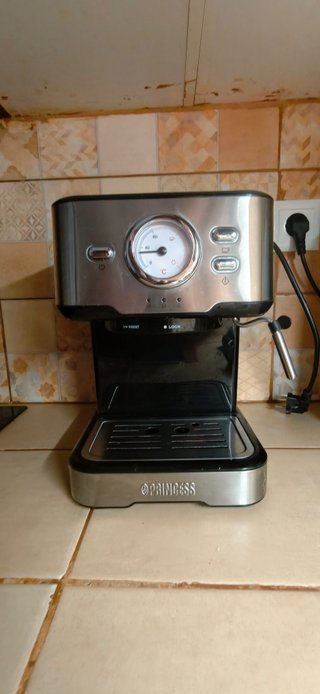 Cafetera Princess 1100W 1.5L
