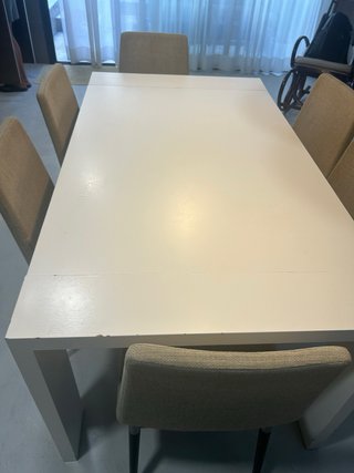 Mesa extensible y 6 sillas
