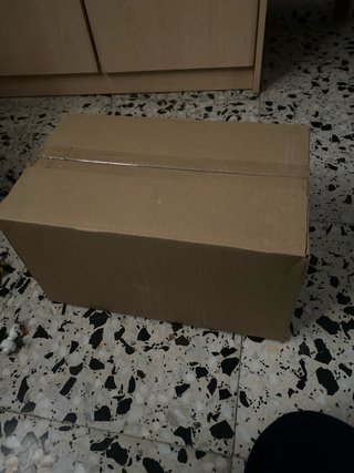 Caja de cartón marrón
