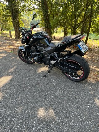 Kawasaki Z750 Negra Moto Naked