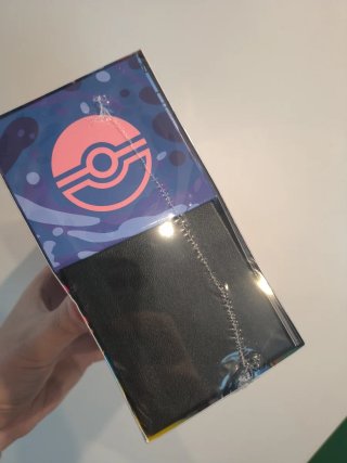 ETB Caos Creciente (Pokémon TCG) SELLADA