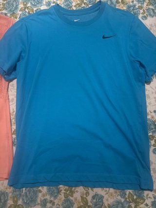 Lote 2 Camisetas Nike Mujer/Hombre Talla M