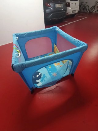 Parque de juegos para bebé azul