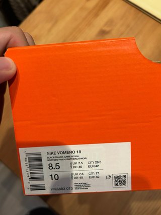 Zapatillas Nike Vomero 18 Negras y Azules talla 42