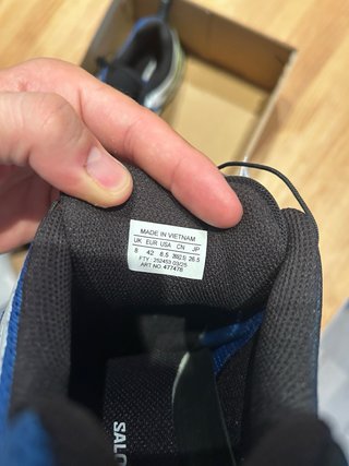 Zapatillas Nike Vomero 18 Negras y Azules talla 42