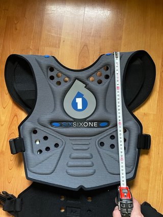 Pechera y Espaldera SixSixOne
