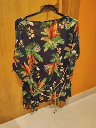 Camisa con estampado floral Stradivarius