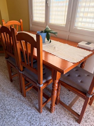Mesa comedor y 6 sillas madera provenzal