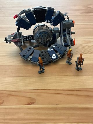 Nave Star Wars LEGO con 3 Droides de Batalla