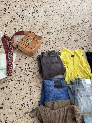 Lote Ropa Variada y regalo bolso