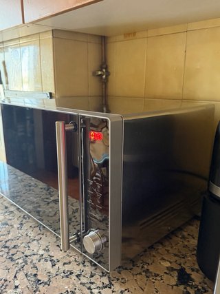 Microondas KOENIC con grill y convección