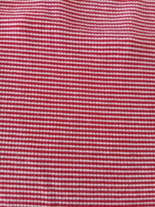 Camiseta de rayas rojas y blancas talla s