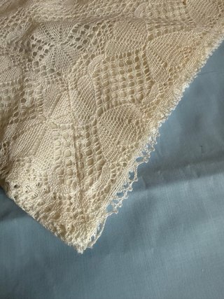 Puntillas para sábana beige