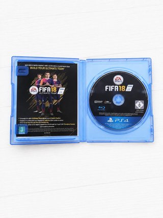 Pacchetto FIFA 16, 17 e 18 PS4