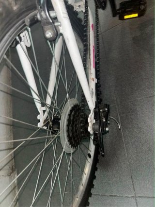 Bicicleta niña 26 pulgadas rosa y blanca