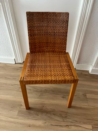 4 Sillas de comedor de mimbre y madera