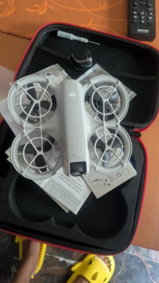 Drone DJI NEO muy nuevo y extremadamente mimado.