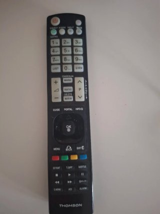 Tv 32" LG, mando distancia. Incluye soporte pared