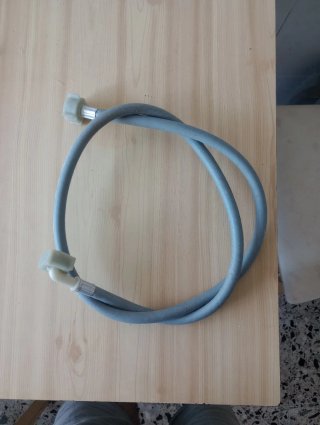 Tubo conexión lavadora gris
