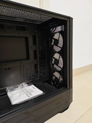 Caja PC MSI MAG FORGE 112R Negra Nueva